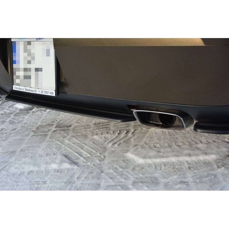 Maxton - CENTRAL ARRIÈRE SPLITTER DODGE CHALLENGER MK3. PHASE-I SRT8 COUPE (sans barres verticales) Noir Brillant