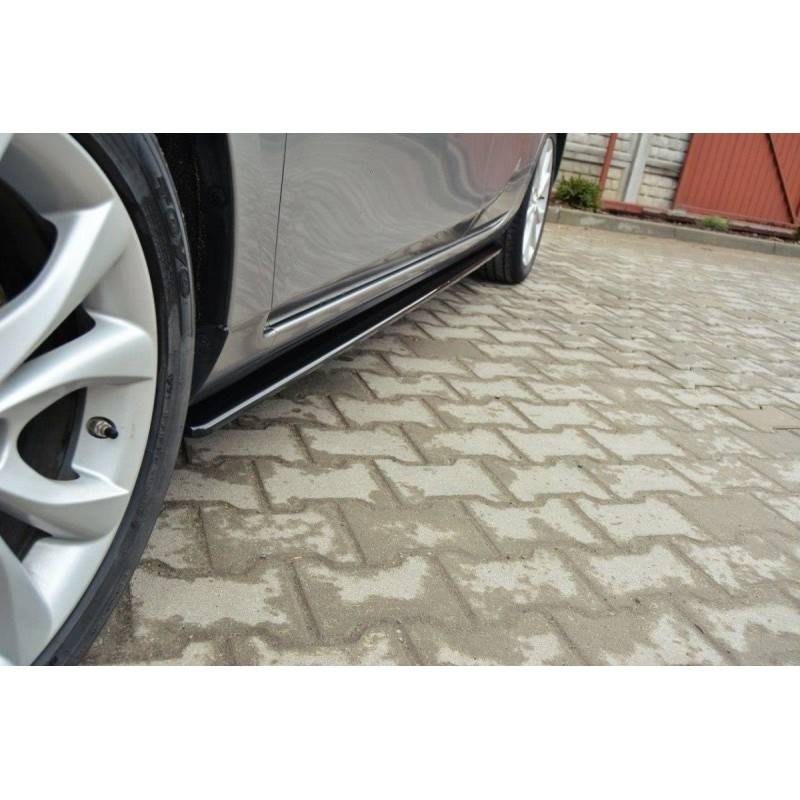 Maxton - RAJOUTS DES BAS DE CAISSE POUR MAZDA 3 MK2 SPORT (AVANT FACELIFT) Noir Brillant Maxton - RAJOUTS DES BAS DE CAISSE POUR MAZDA 3 MK2 SPORT (AVANT FACELIFT) Noir Brillant