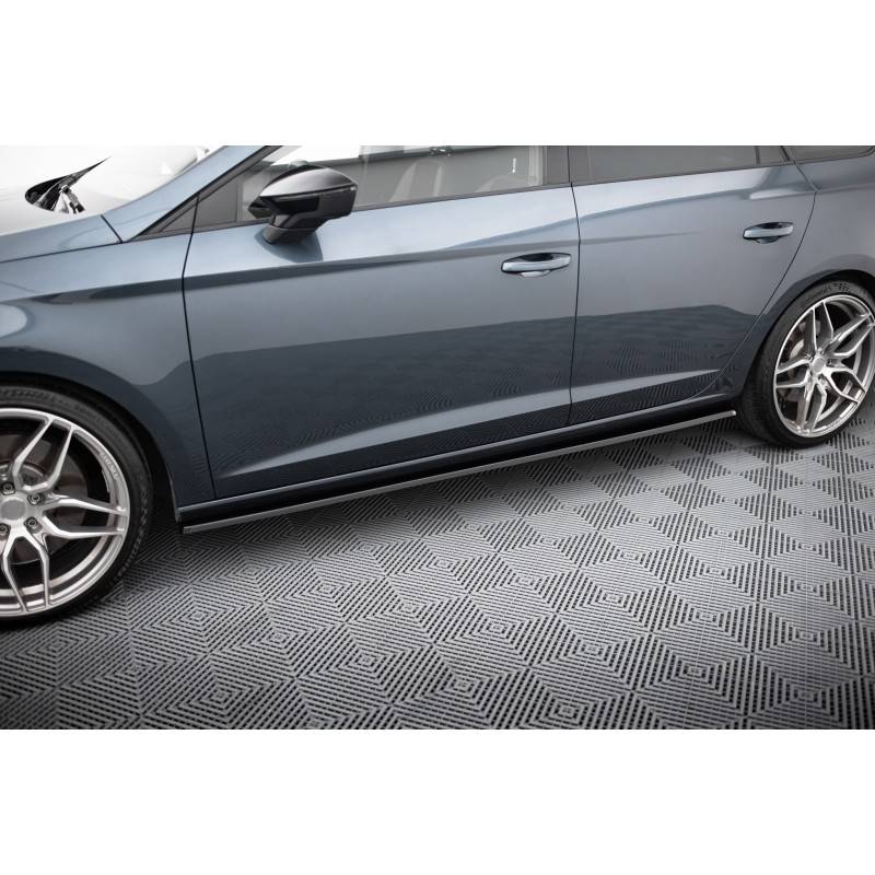 Maxton - RAJOUTS DES BAS DE CAISSE POUR v.2 Seat Leon Mk3 Cupra/ FR Facelift Noir Brillant