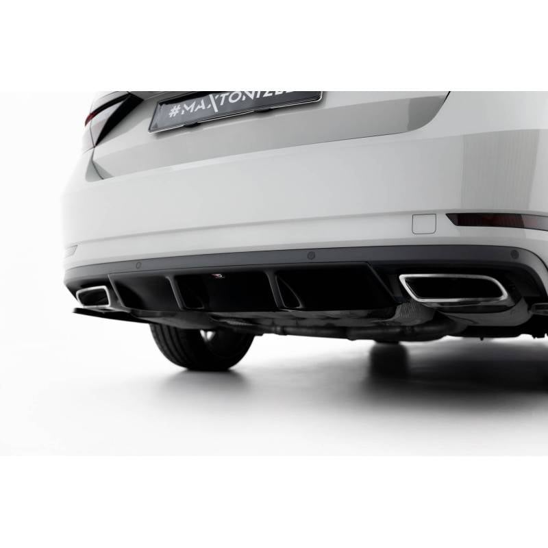 Maxton - Rajout Du Pare-Chocs Arriere V.1 Skoda Superb Liftback / Combi Mk3 Noir Brillant